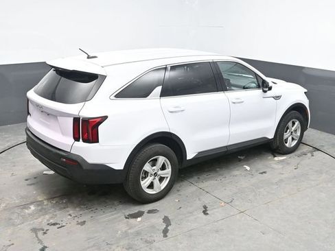 Used 2023 Kia Sorento LX image 33