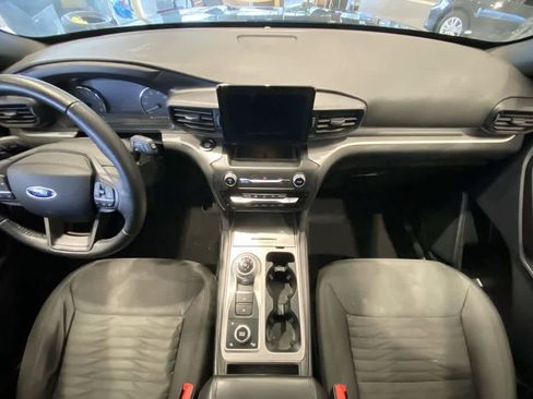 Used 2020 Ford Explorer XLT w/ Comfort Package image 23