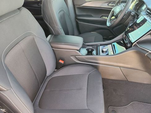 New 2026 Jeep Grand Cherokee Laredo image 16