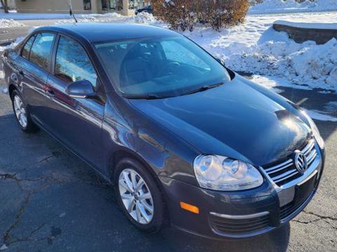 Used 2010 Volkswagen Jetta Limited Edition image 11