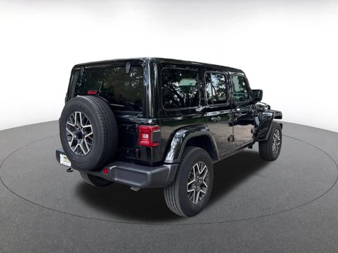 Used 2025 Jeep Wrangler Unlimited Sahara AWD/4WD image 7