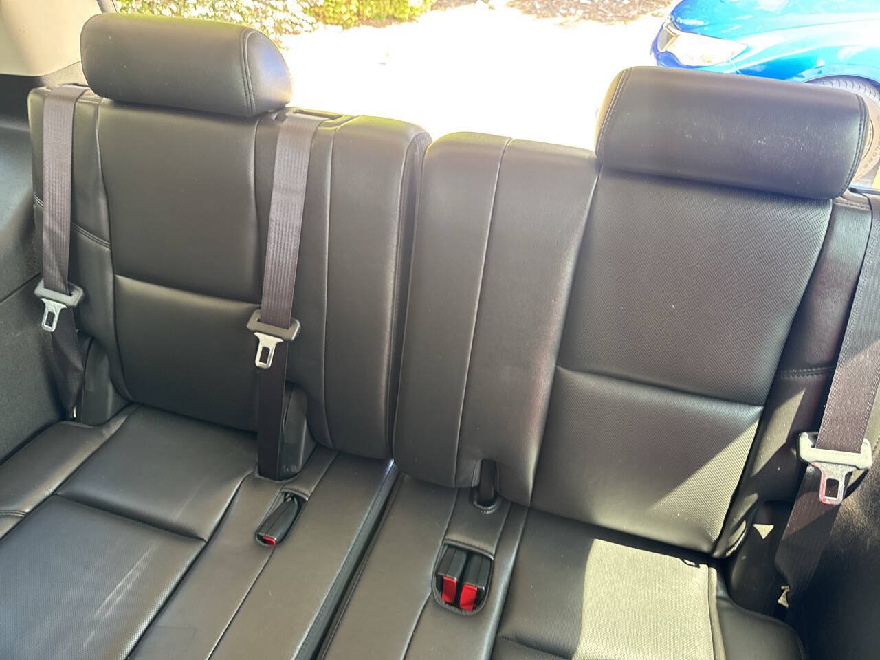 Used 2012 Cadillac Escalade Luxury AWD/4WD image 14