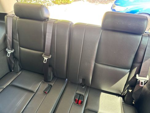 Used 2012 Cadillac Escalade Luxury AWD/4WD image 14