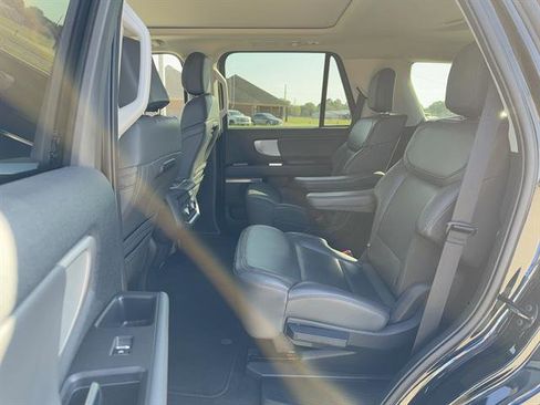 Used 2025 Ford Expedition Active image 10