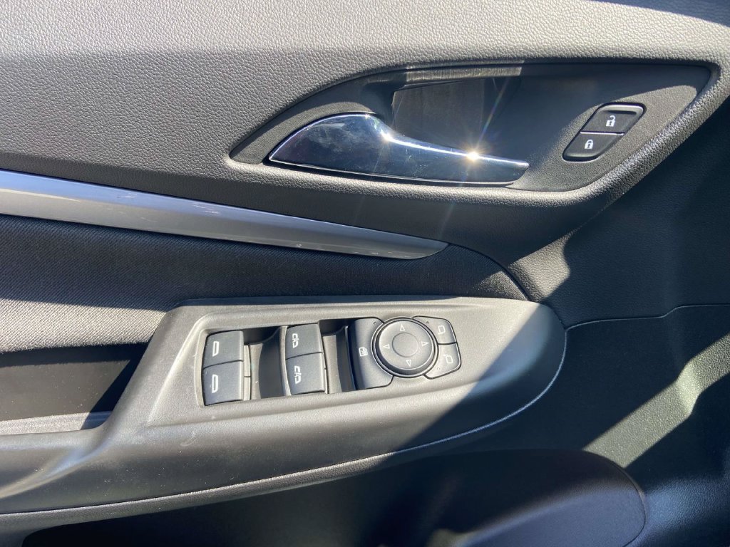 Used 2023 Chevrolet Bolt EUV LT w/ Comfort Package FWD image 15