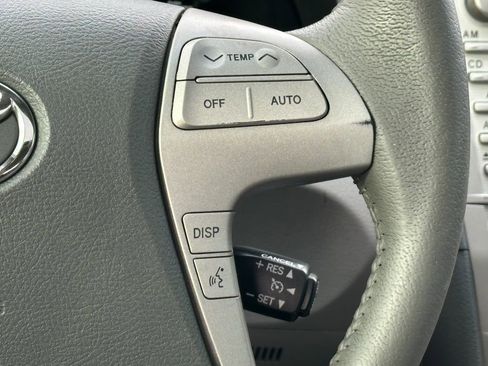 Used 2011 Toyota Camry XLE image 20