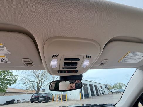 Used 2021 Buick Envision Avenir image 23