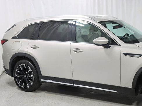 Used 2024 MAZDA CX-90 Plug-In Hybrid w/ Premium Pkg AWD/4WD image 3