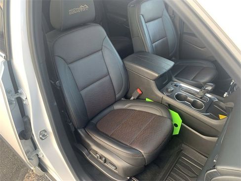 Certified 2022 Chevrolet Traverse High Country image 30