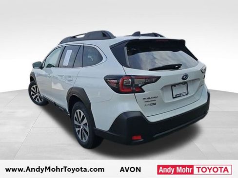 Used 2023 Subaru Outback Premium AWD/4WD image 4