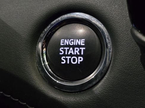 Used 2023 Toyota Highlander LE image 8