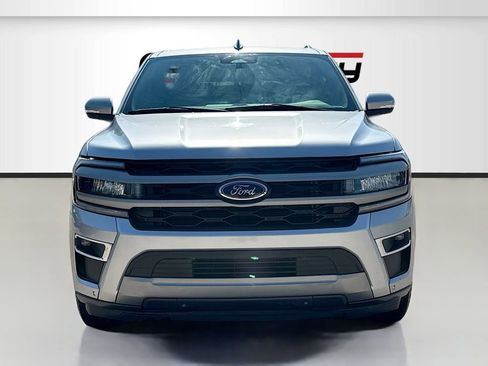 Used 2022 Ford Expedition Limited RWD image 2