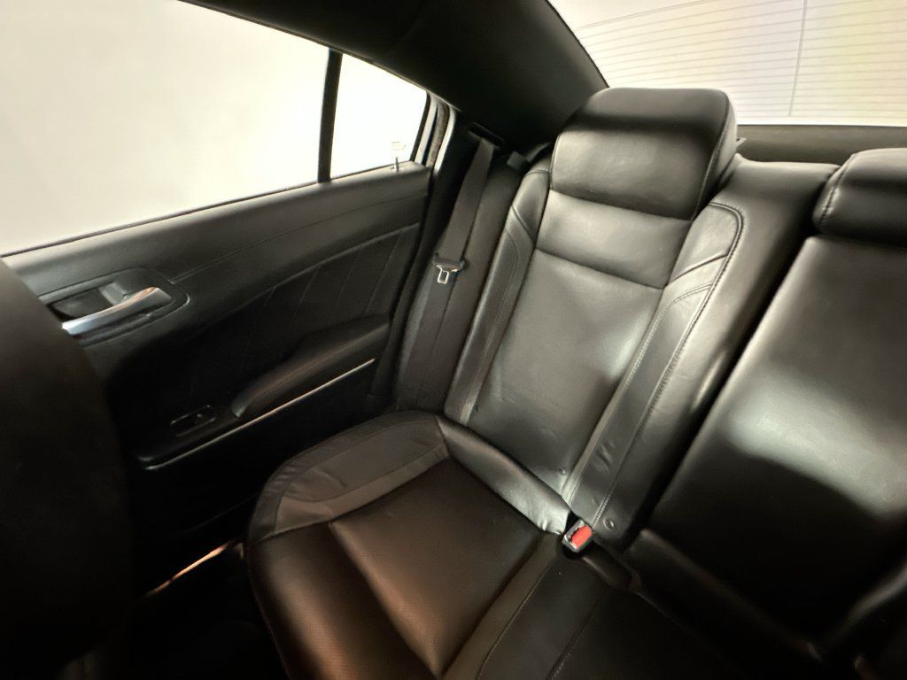 Used 2022 Dodge Charger SXT w/ Plus Group RWD image 12