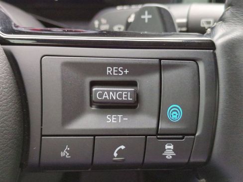 Used 2024 Nissan Pathfinder Platinum image 29