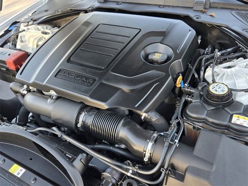 Used 2020 Jaguar XE S image 19