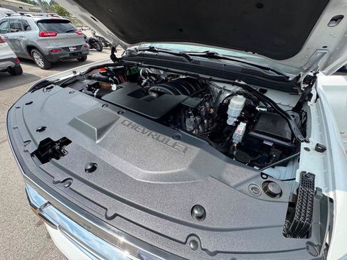 Used 2015 Chevrolet Suburban LT RWD image 35