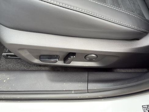 New 2026 Mitsubishi Outlander SE image 16