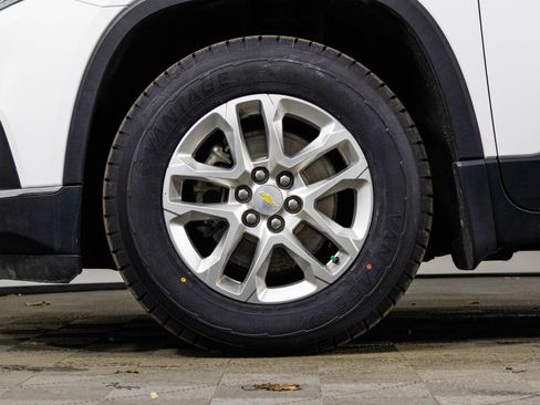 Used 2021 Chevrolet Traverse LT w/ LPO, Floor Liner Package image 43