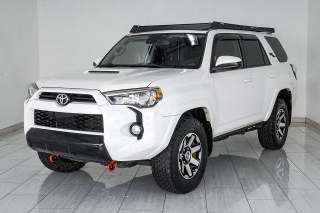 Used 2020 Toyota 4Runner TRD Off-Road AWD/4WD image 4