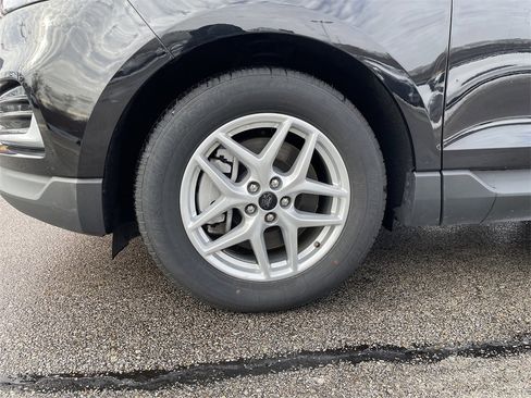 Used 2023 Ford Edge SEL image 9