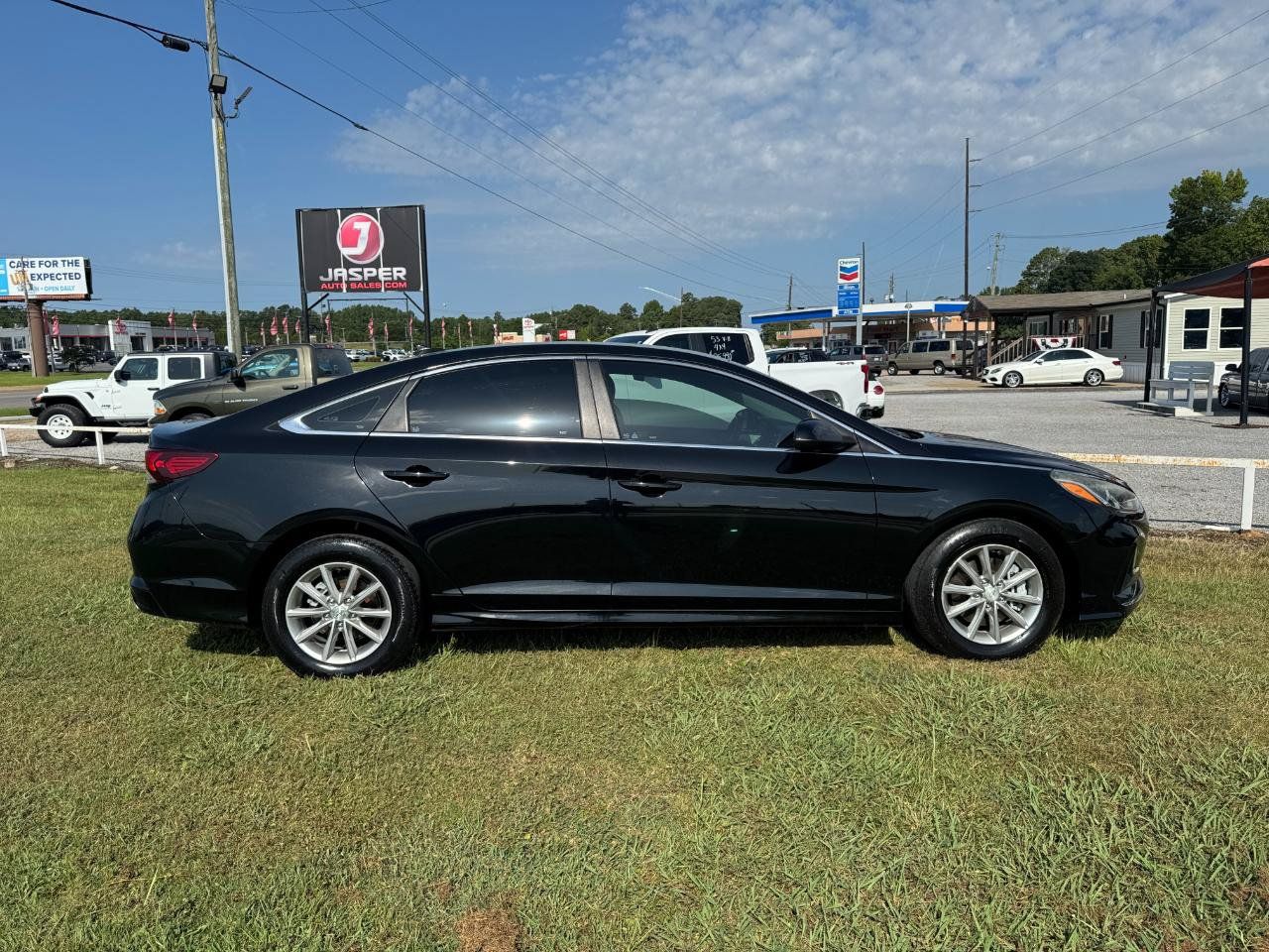 Used 2019 Hyundai Sonata SE FWD image 2