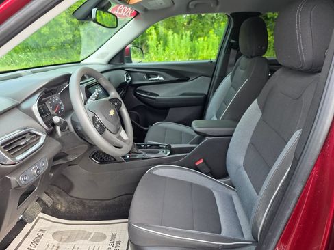 Used 2022 Chevrolet TrailBlazer LT w/ Convenience Package AWD/4WD image 12