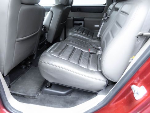 Used 2003 HUMMER H2 Luxury w/ Preferred Equipment Group image 18