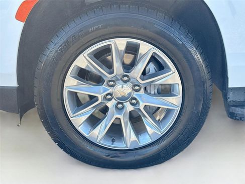 Used 2023 Chevrolet Suburban Premier image 36