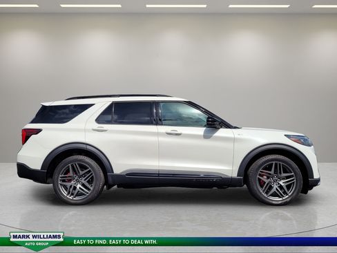 Used 2025 Ford Explorer ST-Line w/ Premium Package AWD/4WD image 2