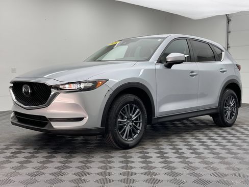Used 2020 MAZDA CX-5 Touring FWD image 2