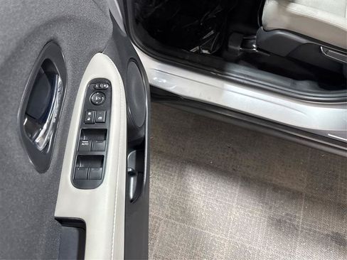 Used 2021 Honda HR-V LX image 29