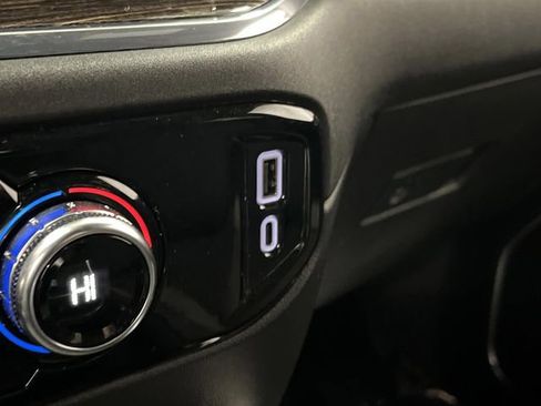 Used 2024 GMC Sierra 2500 SLE w/ SLE Convenience Package image 24