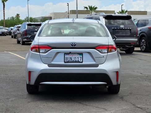 Used 2020 Toyota Corolla LE FWD image 5