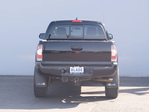 Used 2015 Toyota Tacoma 4x4 Double Cab w/ TRD Sport Package image 18