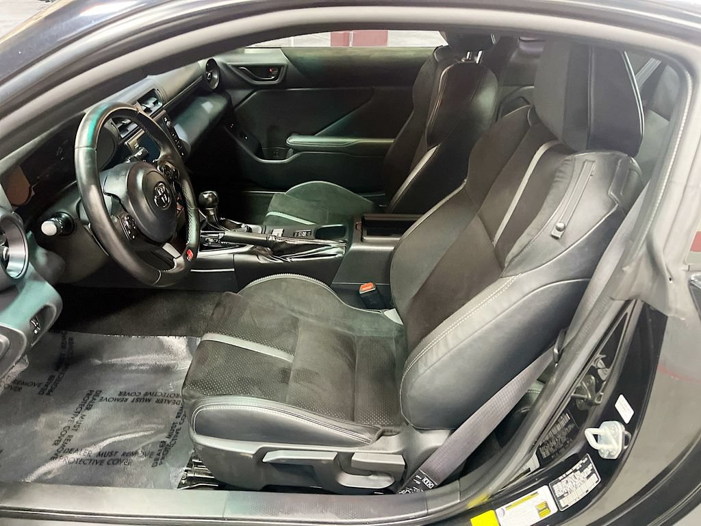 Used 2023 Toyota GR86 Premium w/ ALL Weather Mat Package (TMS) RWD image 20