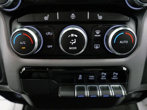 Used 2022 RAM 1500 Big Horn AWD/4WD image 31