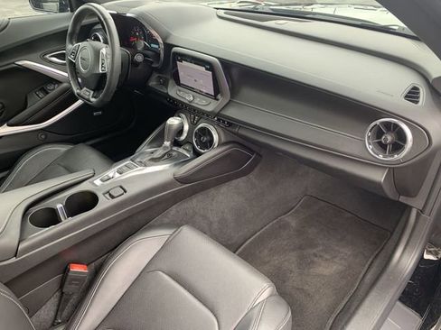 Certified 2018 Chevrolet Camaro SS image 29