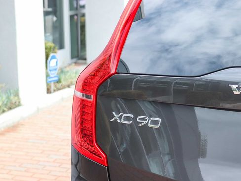 Used 2024 Volvo XC90 T8 Ultimate AWD/4WD image 9