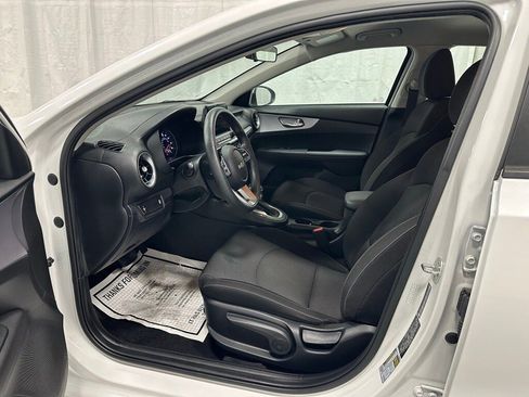 Used 2024 Kia Forte LXS image 9