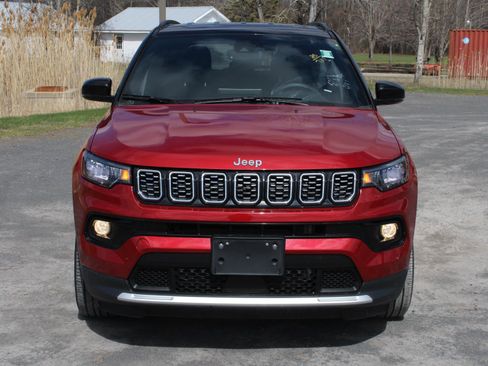 Used 2025 Jeep Compass Limited AWD/4WD image 2