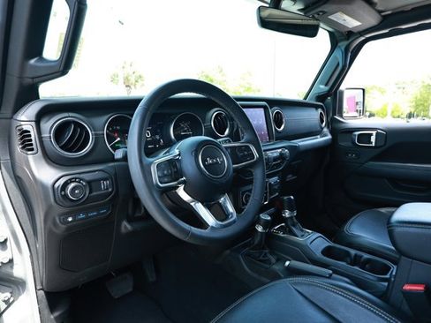 Used 2023 Jeep Wrangler Unlimited Sahara AWD/4WD image 24