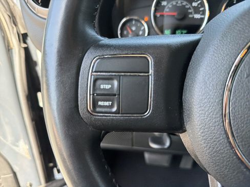 Used 2018 Jeep Wrangler Unlimited Sport S AWD/4WD image 29