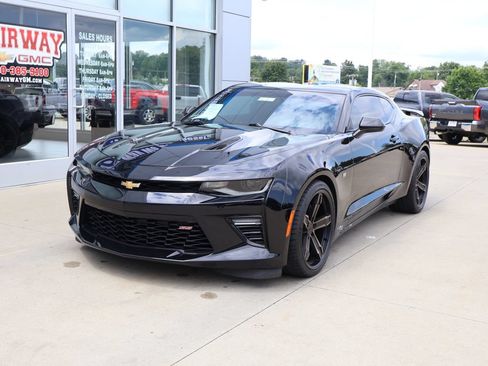 Used 2016 Chevrolet Camaro SS RWD image 6