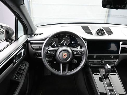 Certified 2024 Porsche Macan Turbo image 18