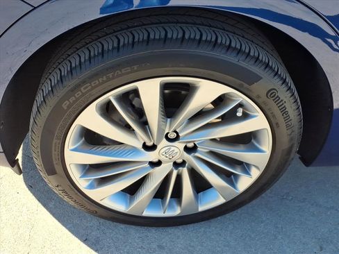 Certified 2024 Buick Envision Avenir image 9