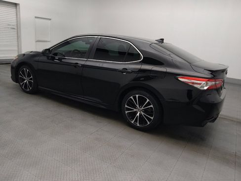 Used 2020 Toyota Camry SE FWD image 3