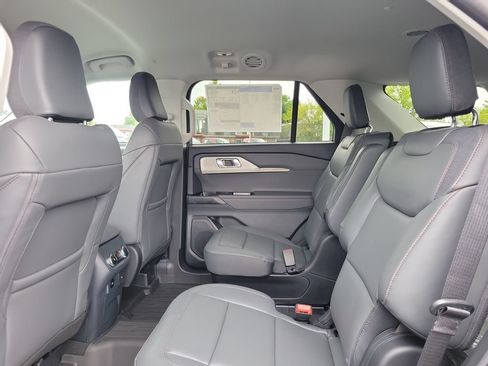 New 2026 Ford Explorer Active w/ Active Comfort Package AWD/4WD image 14