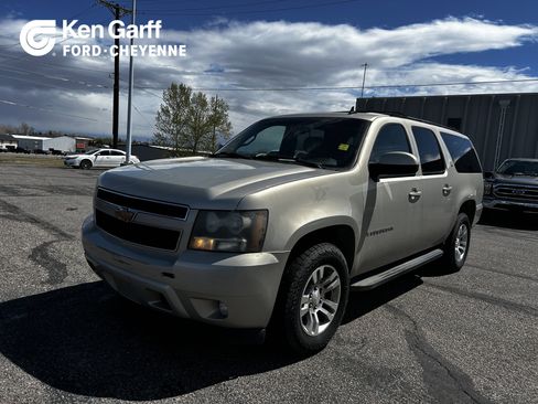 Used 2007 Chevrolet Suburban LT AWD/4WD image 1