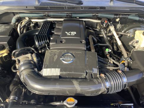 Used 2008 Nissan Pathfinder SE w/ Leather Pkg image 9