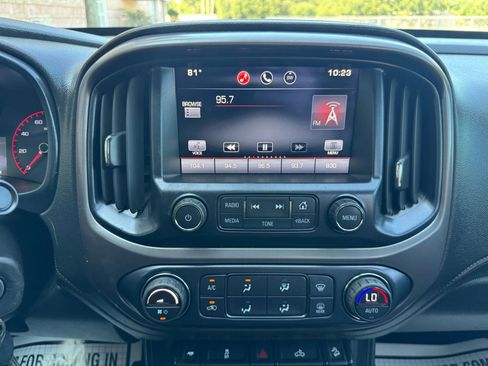 Used 2015 GMC Canyon SLE w/ All-Terrain Package image 27